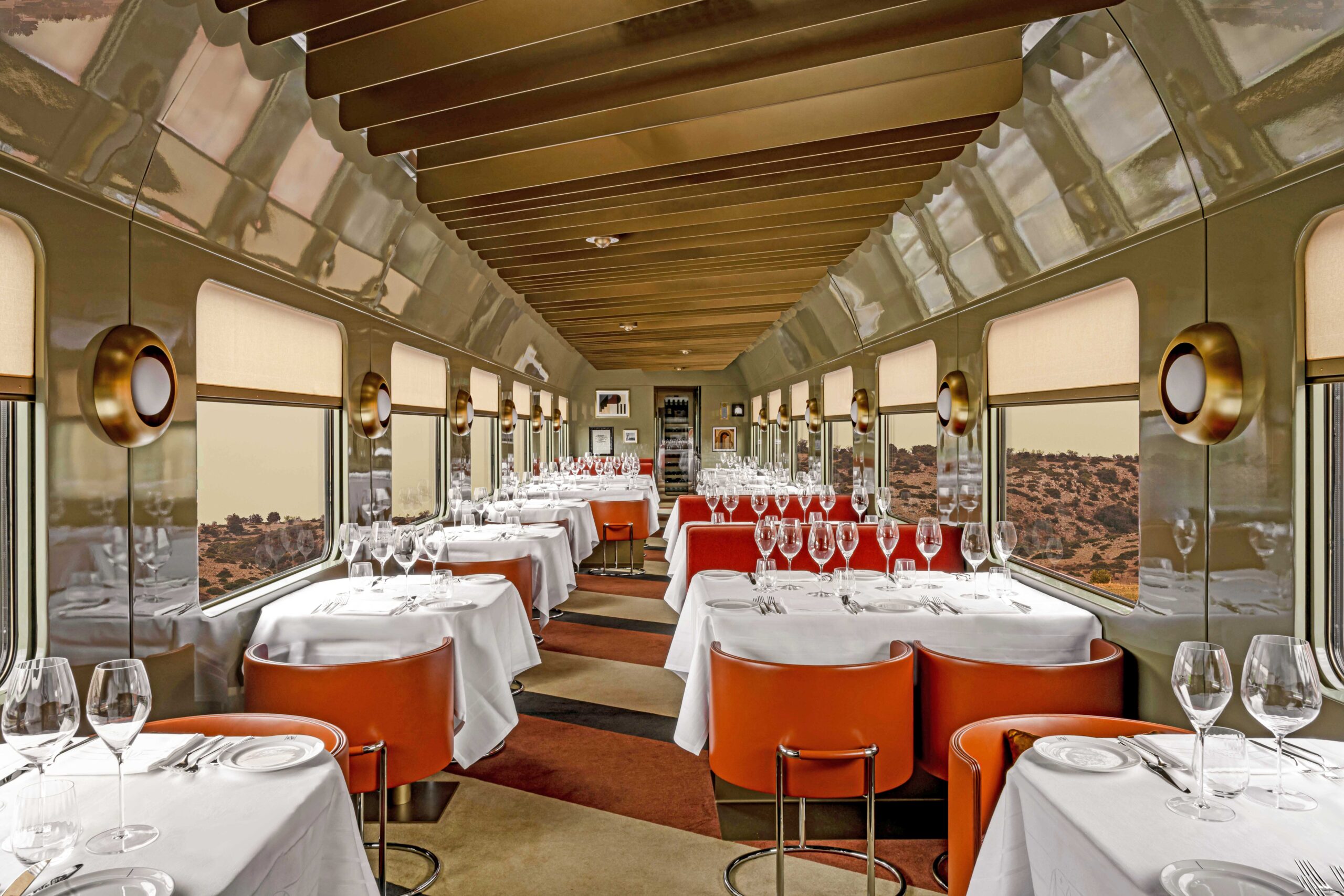 RESTURANT-CAR_©La-Dolce-Vita-Orient-Express
