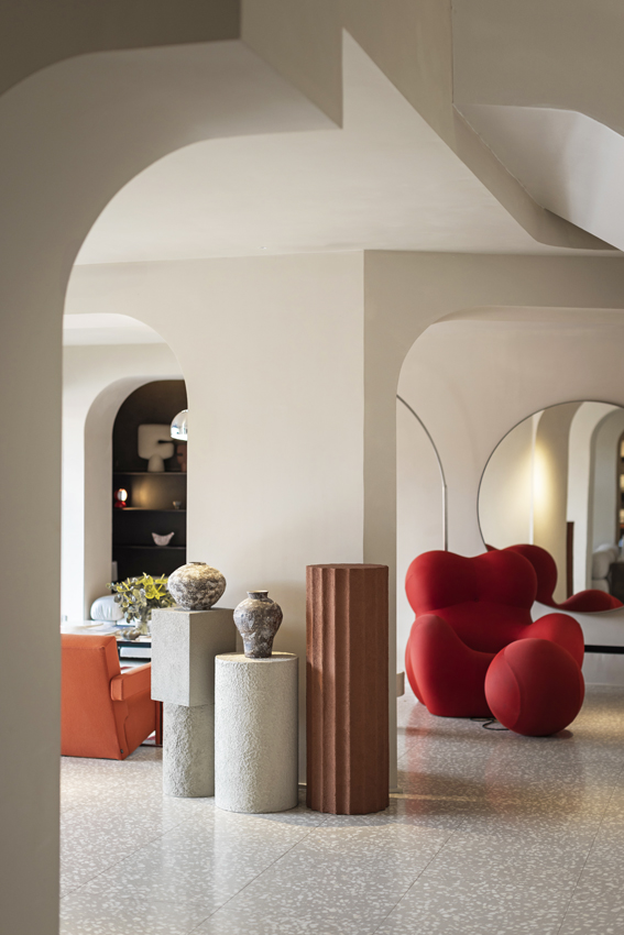 LOBBY 5